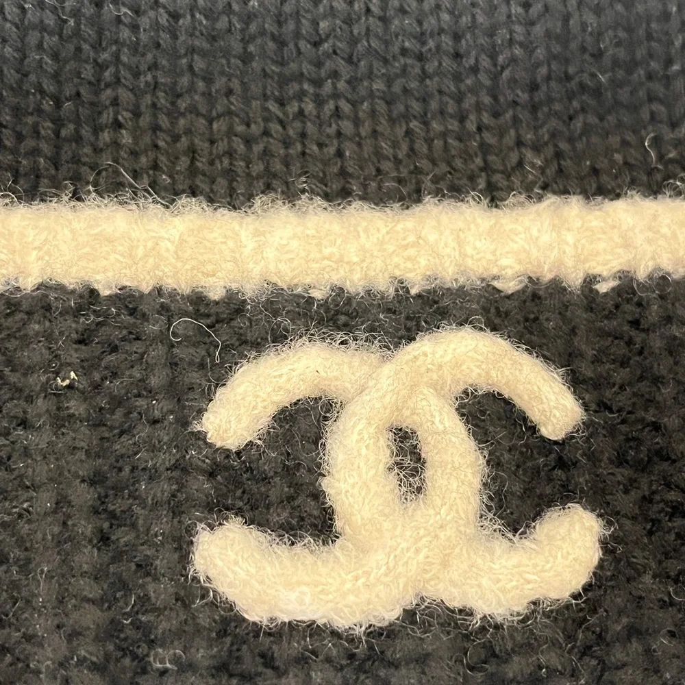 CHANEL Black Knit Beanie